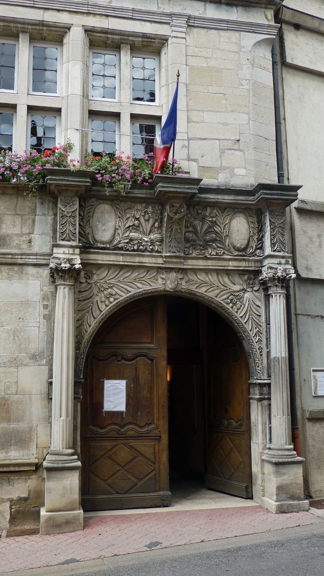Hôtel de Houdreville de Neufchâteau (Grand Est)