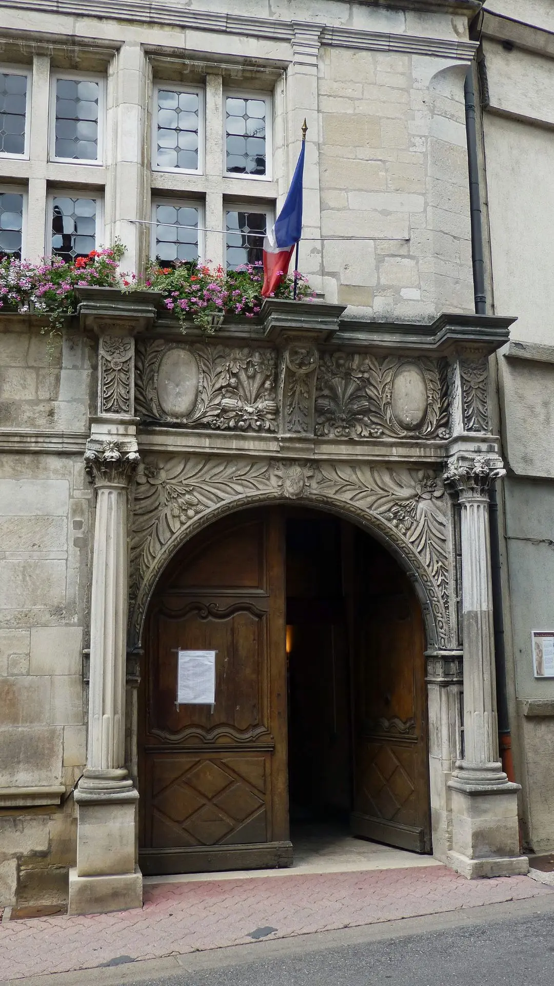 Hôtel de Houdreville de Neufchâteau (Grand Est)