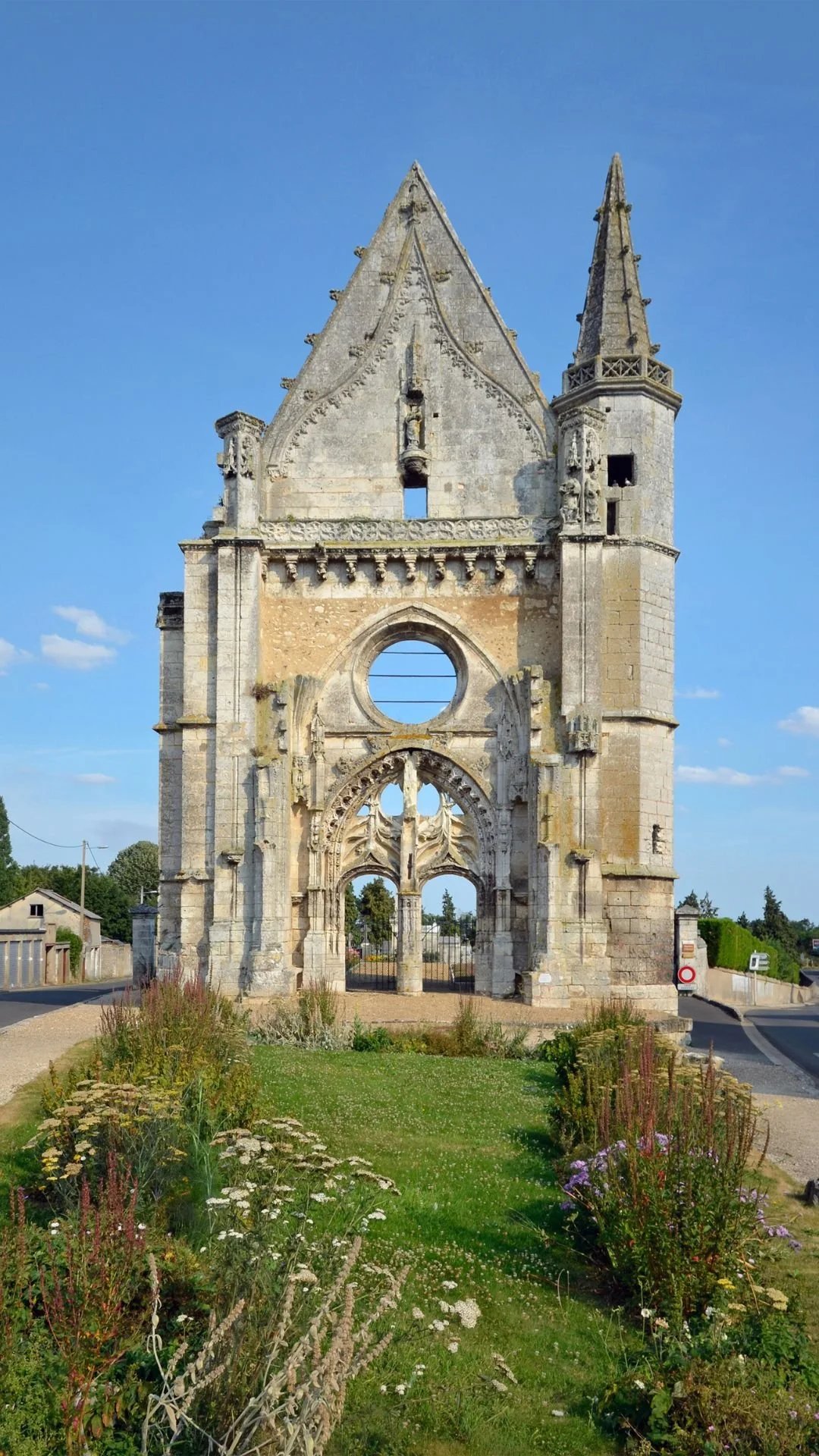 Ancienne chapelle Notre-Dame-du-Champdé. (Centre-Val de Loire)